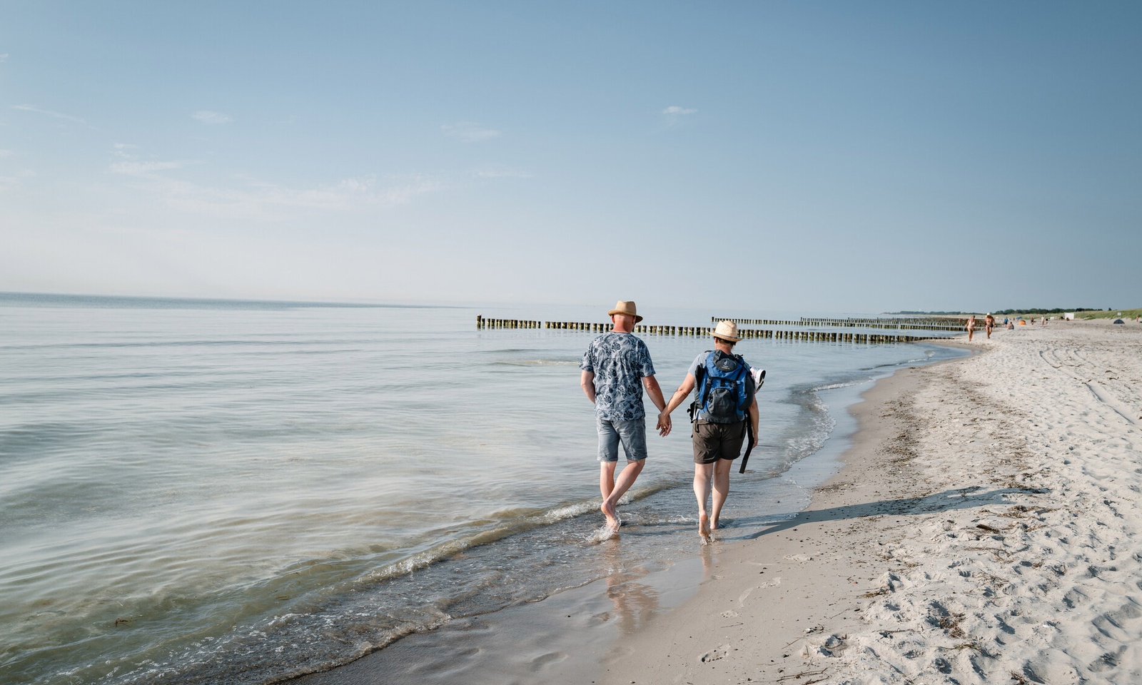 Ein gemeinsamer Strandspaziergang in der Umgebung von Ribnitz-Damgarten