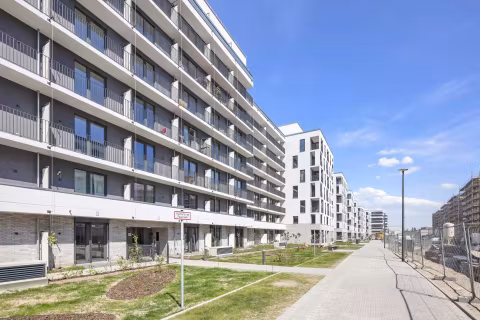 1441241-cVvRpybRFNmrMBpduHZAwaN5-11_Mitten_im_Schoneberger_Ortsteil_Friedenau