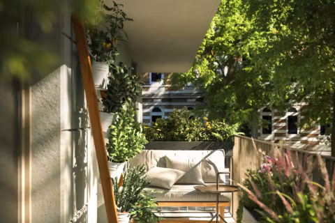 26-08_e01_HP_Balkon_R01