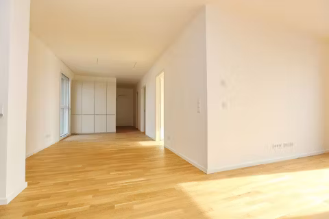 79080-1441224-63xJdmxepoddyiLcV4F97Efp-viel-Platz-fur-den-Esstisch