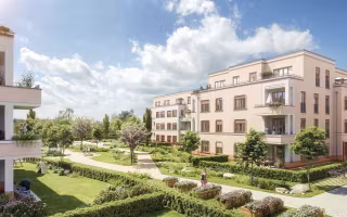 3616772-Z3VfxW5B1Fsmhd6Rd8Z2yk8o-parkahnlicher_Innenhof