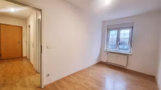 4890021-gCTGU97fJnh2AxEWfeRAB4oM-Schlafzimmer