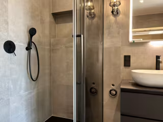 56e95e09-4945-4032-aba4-d189f25252be